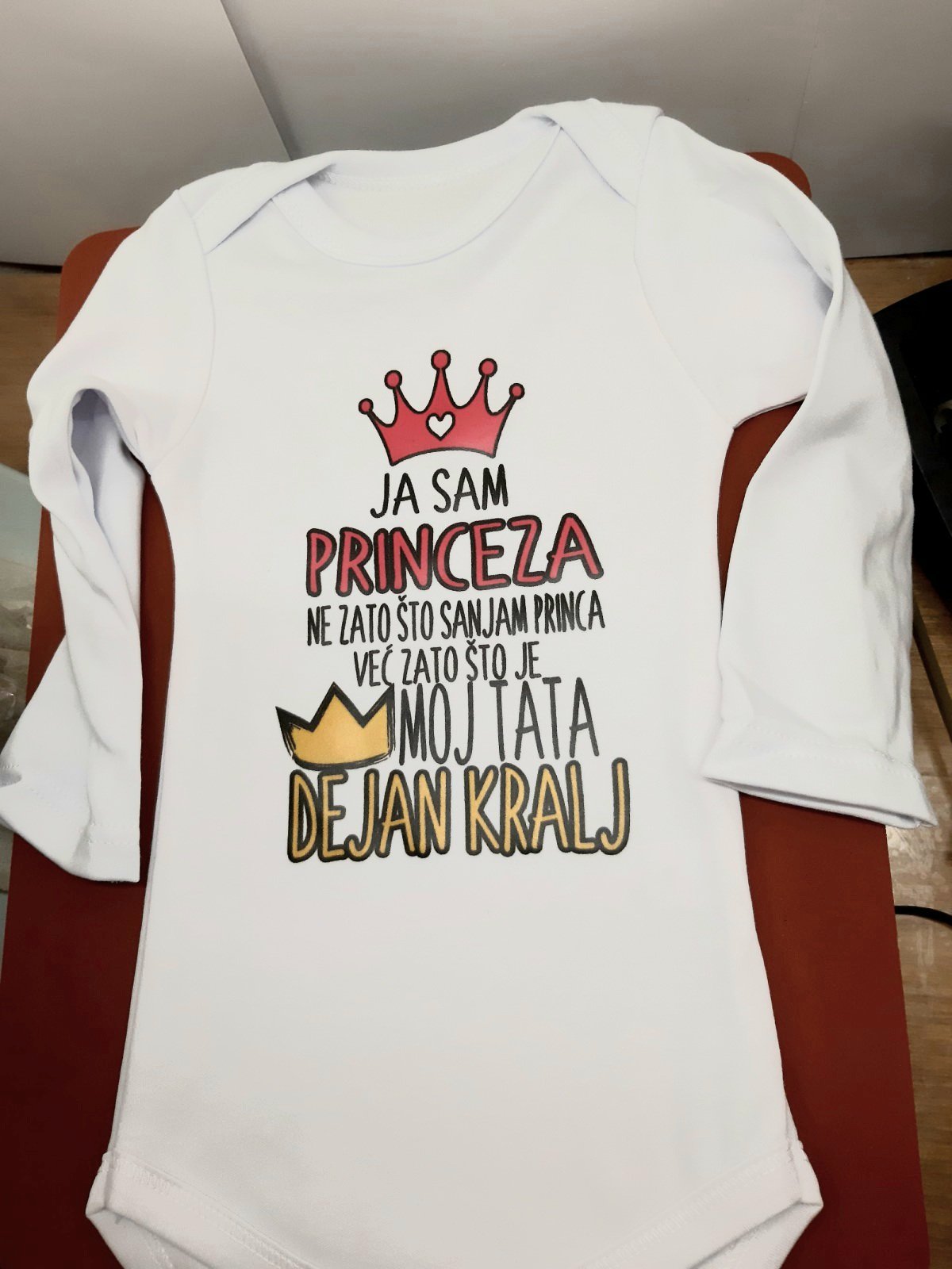 Poklon za rodjendan  deca/Bodi za bebe sa natpisom po zelji/IMG-2fac905be0f4768bec8c1240c715deff-V.jpg